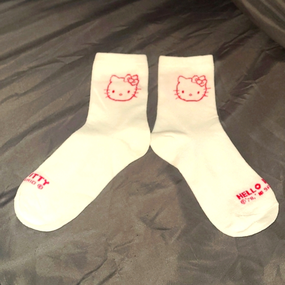 Hello Kitty Socks - Picture 6 of 11